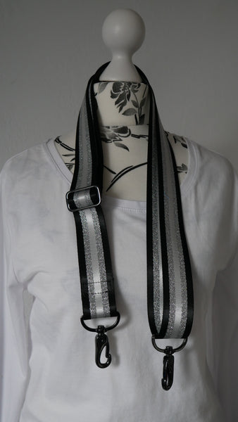 Taschengurt schwarz/silber gestreift