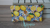 Stylisches sommerliches Täschchen für Essentials