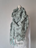 XXL Musselintuch in Dusty Green mit floralem Muster