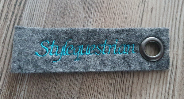 Schlüsselanhänger aus Filz - bestickt