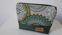 Schlichter Allrounder grün metallic mit Mandala