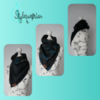 Tuchloop schwarz mit blauen Blumen / Wolle