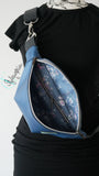 Stylische Bauchtasche Größe XS in blau metallic
