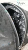 Cooles Täschchen als individueller Begleiter schwarz / Blumen holo