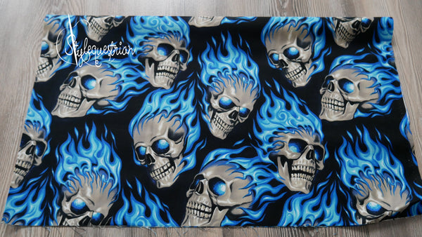 Baumwolle Skulls mit blauen Flammen